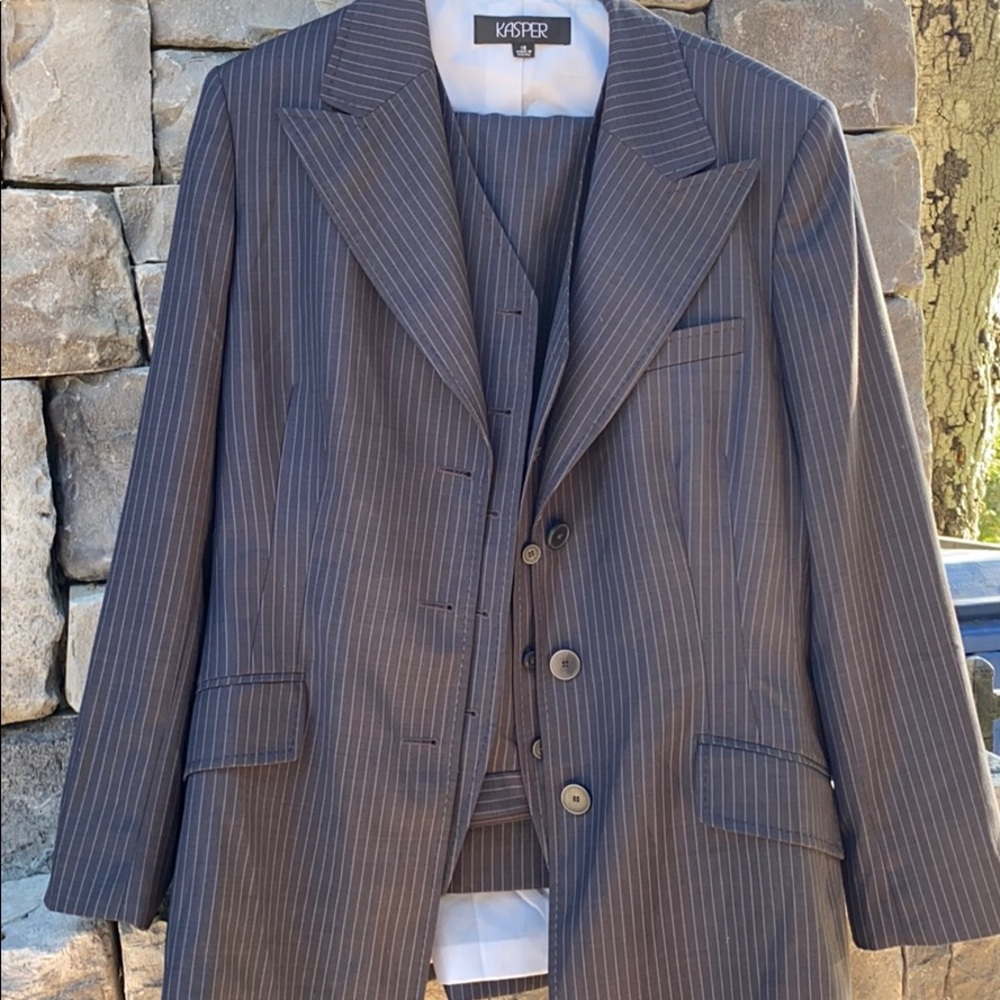Kasper 3 piece suit